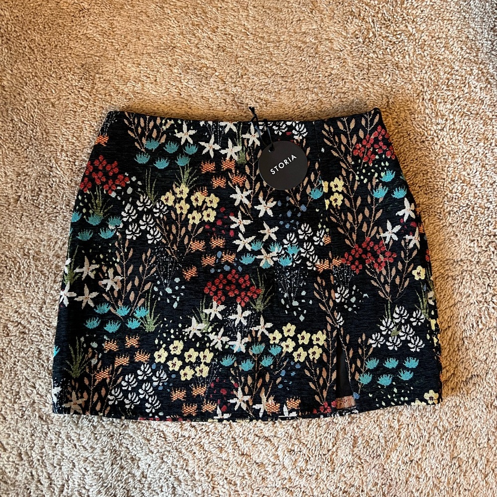 Storia Black Floral Pencil Skirt